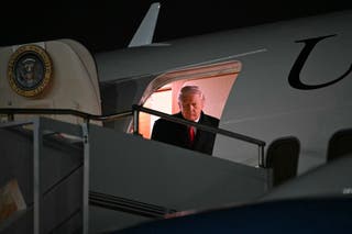 Trump steps off Air Force One